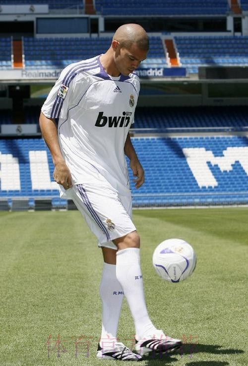 致敬!皇马官方:佩佩是皇马乃至世界最佳后卫之一