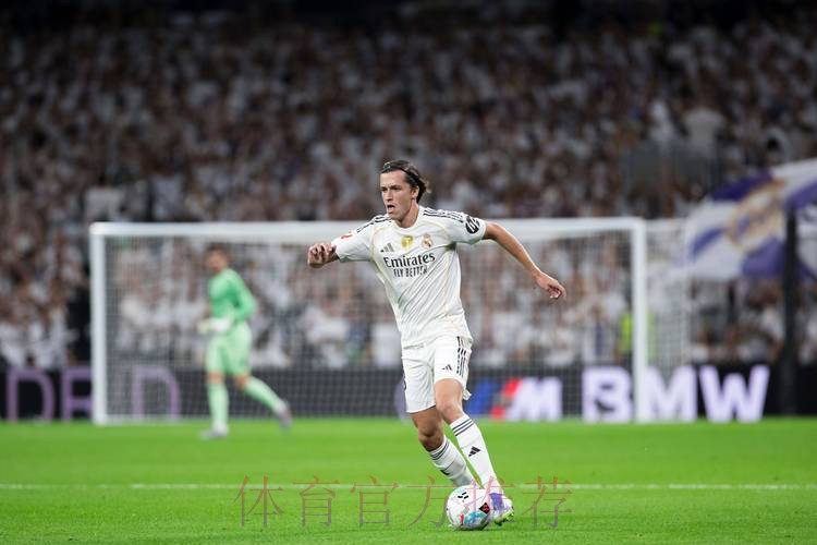 马卡:虽然在西超杯失利 皇马仍不考虑在冬窗引援 马卡:虽然在西超杯失利 皇马仍不考虑在冬窗引援