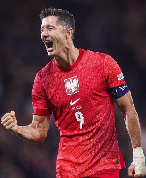 莱万可能伤缺一个多月 恐错过对皇马的国家德比 莱万可能伤缺一个多月 恐错过对皇马的国家德比